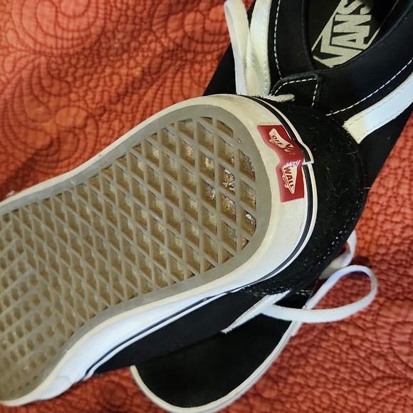 Vans - Picture 2 of 5